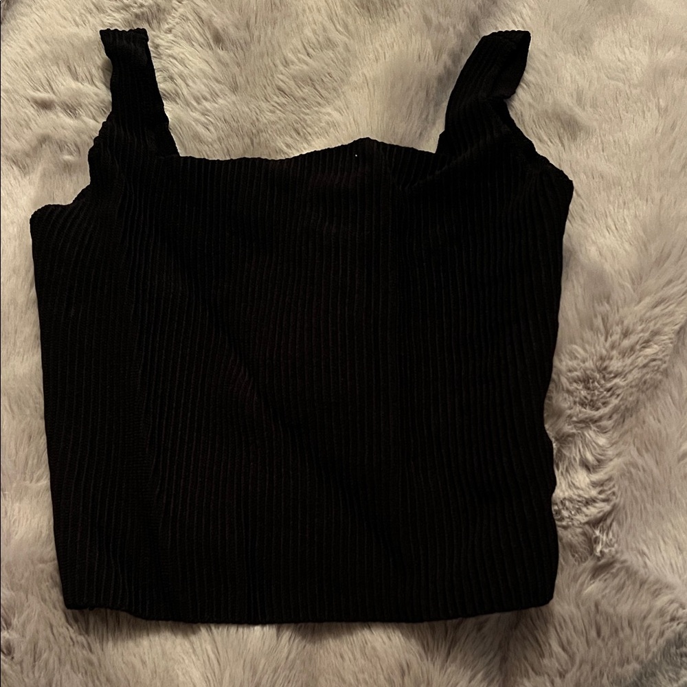 Black ribbed cropped tank top